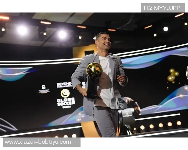 杨鸣工作室力挺遭驱逐的2T:勇于表达与行动的精神值得赞赏 杨鸣工作室力挺遭驱逐的2T:勇于表达与行动的精神值得赞赏