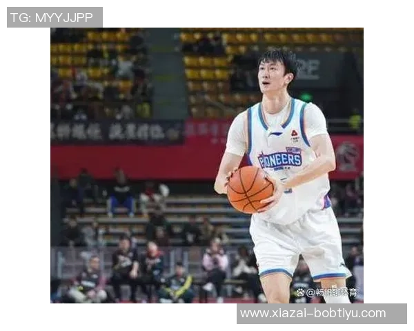 赖俊豪因头撞广告牌伤退媒体人呼吁取消场边广告牌保护运动员安全